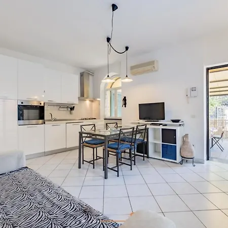 Apartment Adelasia Nature, Sport&relax - With Terrace And Private Parking Alassio